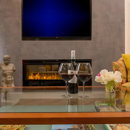 Design With Fireplace Near Vatican דירה רומא