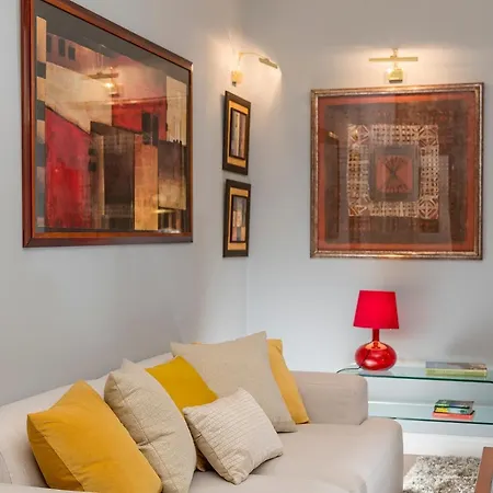 Design With Fireplace Near Vatican דירה