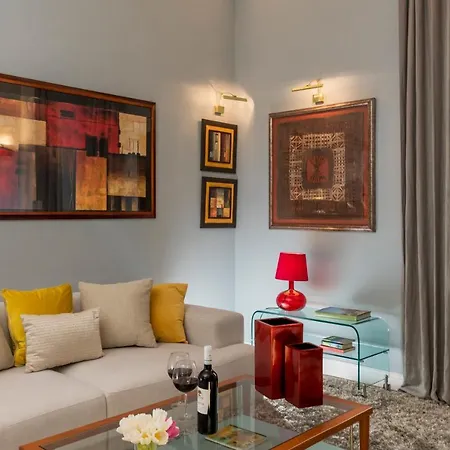 דירה Design With Fireplace Near Vatican *