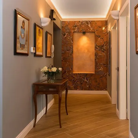 Design With Fireplace Near Vatican * רומא