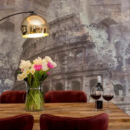Design With Fireplace Near Vatican דירה רומא