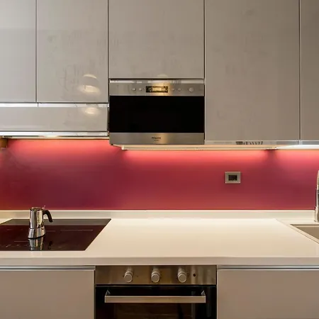 Design With Fireplace Near Vatican * רומא