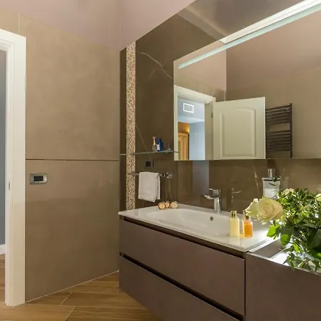 Design With Fireplace Near Vatican דירה *